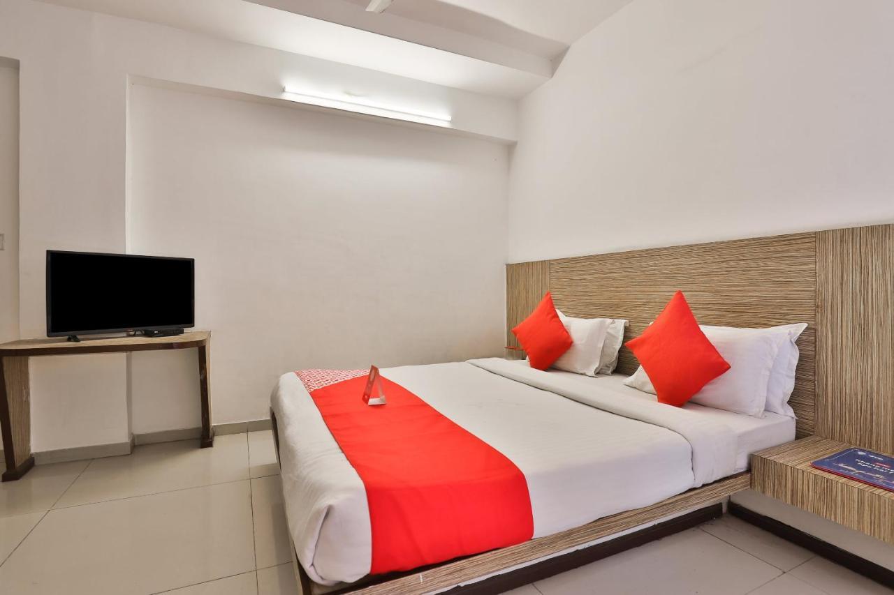 Oyo 8758 Hotel Swagatam Ahmedabad Exterior foto