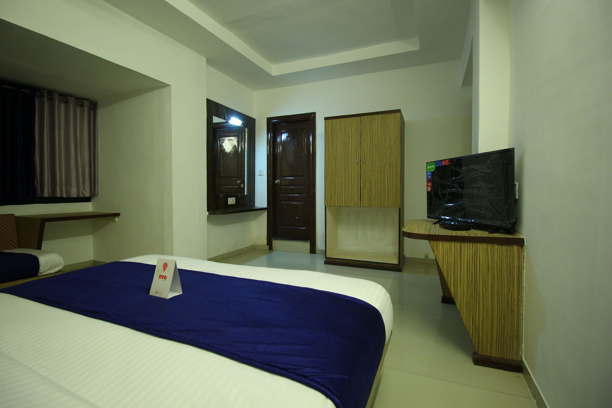 Oyo 8758 Hotel Swagatam Ahmedabad Exterior foto